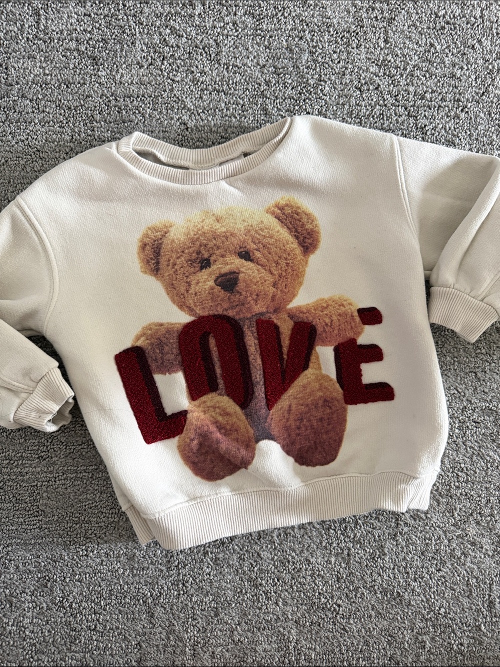 10 for $20🔥 Cream Teddy Bear 'LOVE' Graphic Sweatshirt